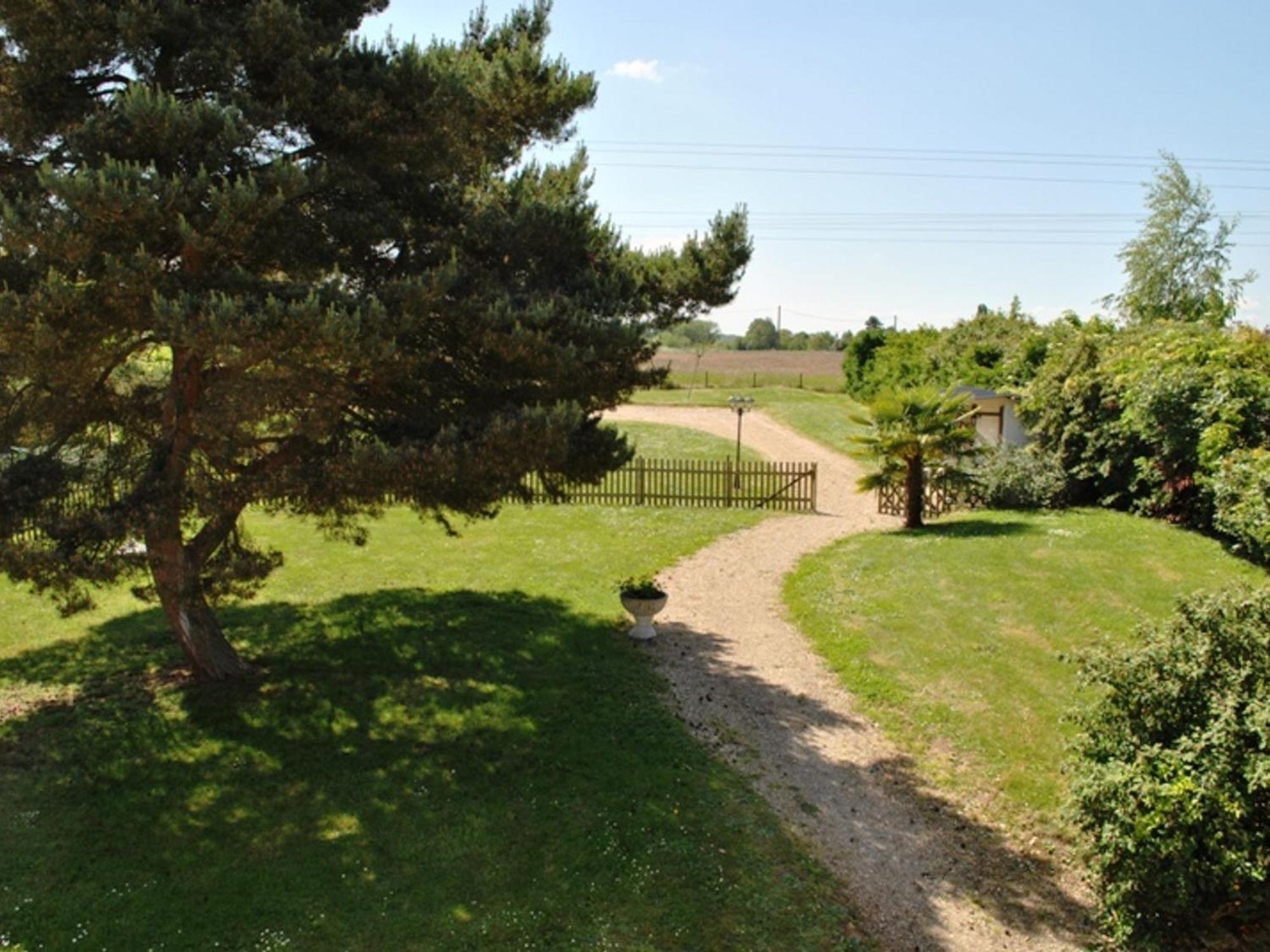 Gite De Charme Pres Des Chateaux De La Loire Avec Jardin, Terrasse Et Equipements Pour Familles - Fr-1-381-359 Azay-sur-Cher Exterior photo